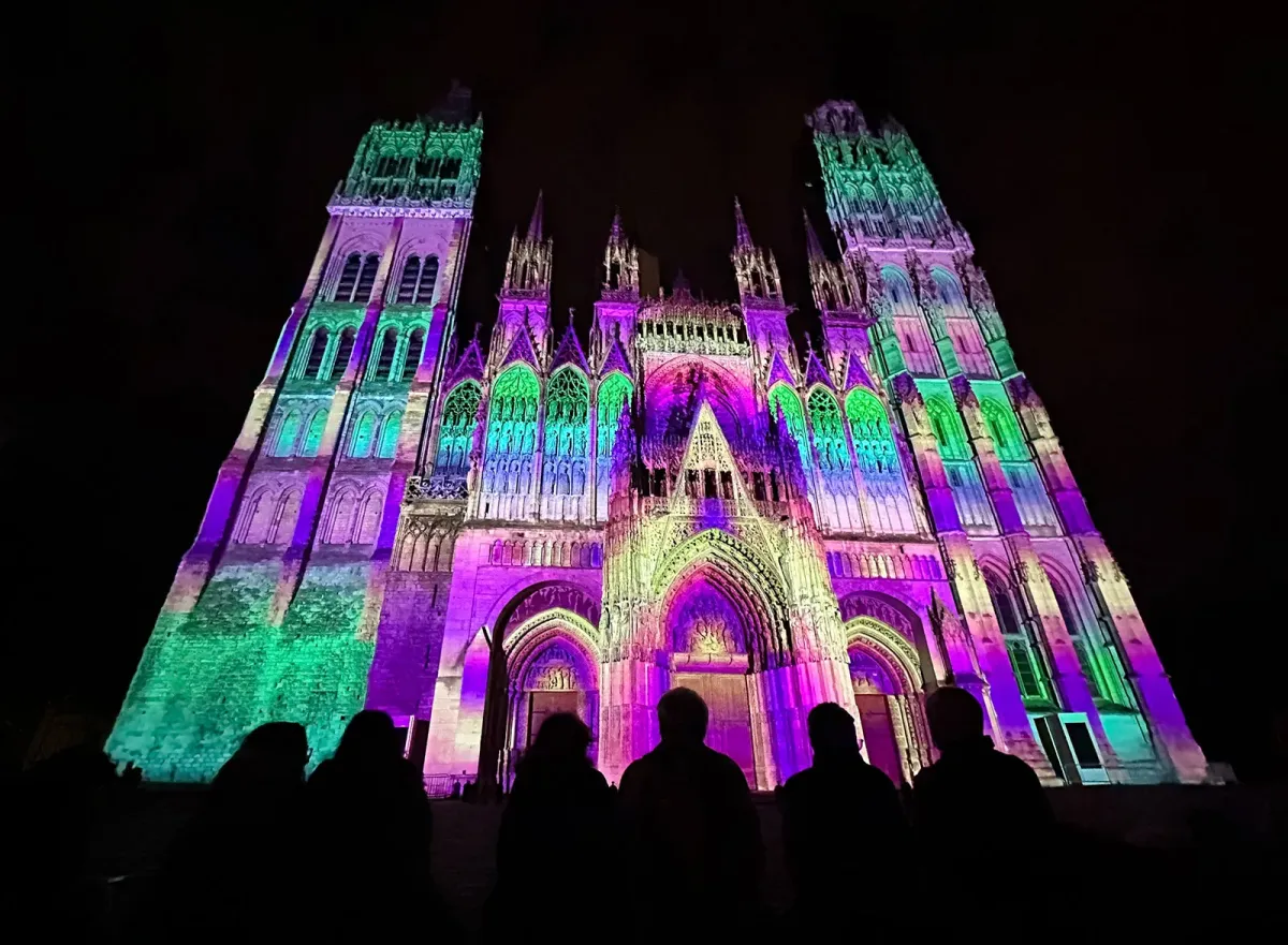 La cathédrale de Rouen s'illumine