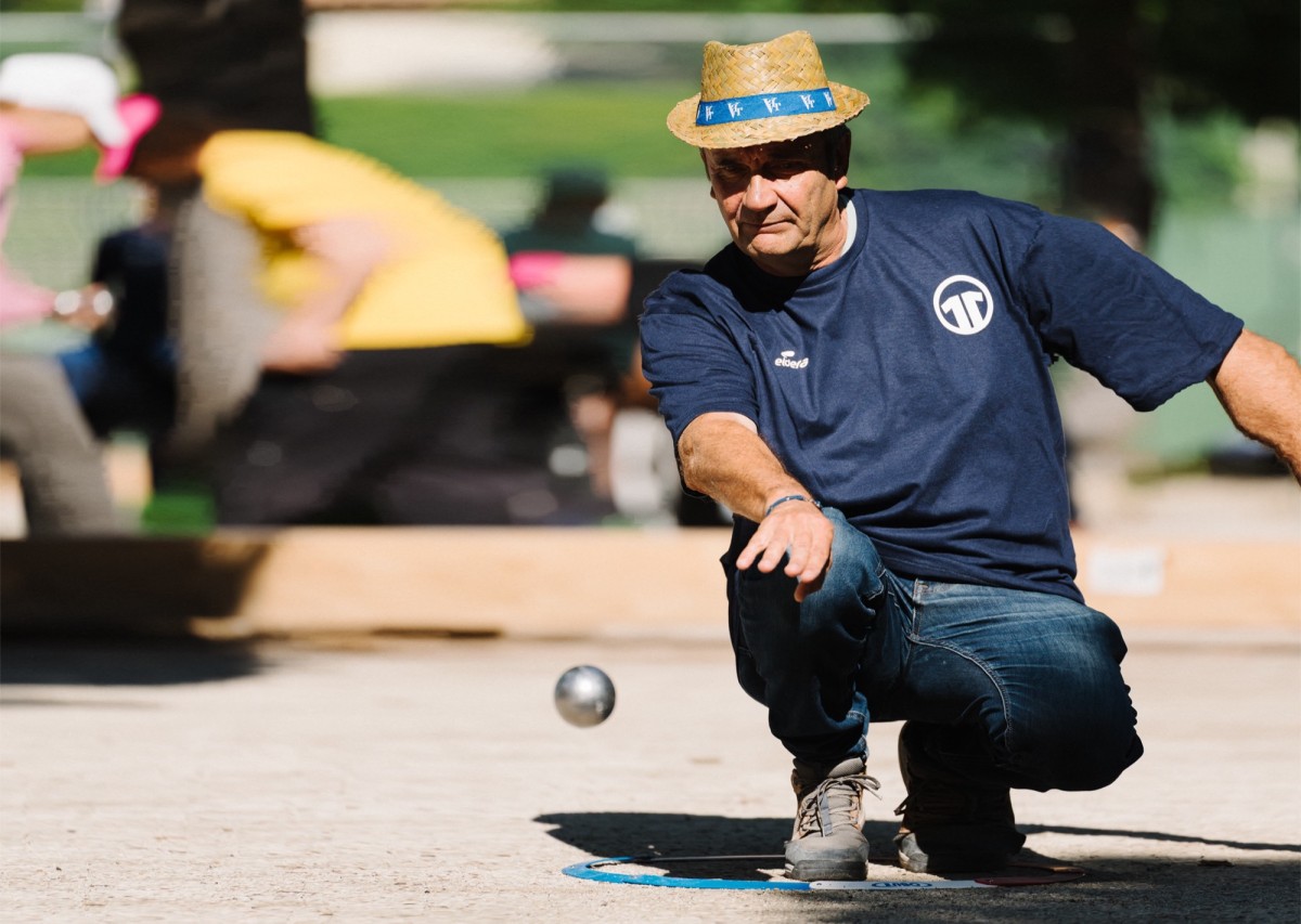 Un tournoi de pétanque intergénérationnel à Toulon