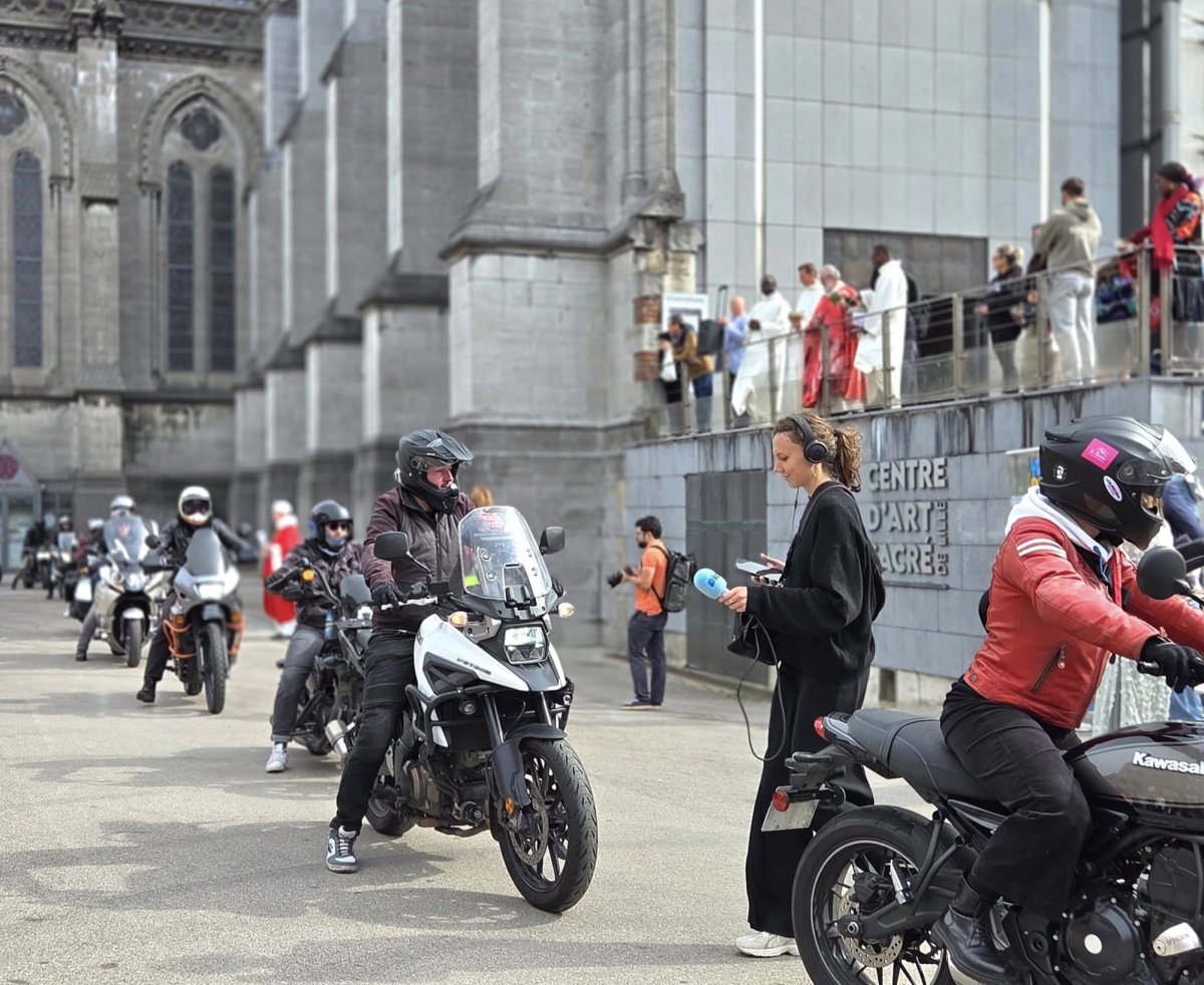 Lille : des motards vont se faire bénir sur le parvis de Notre-Dame de la Treille