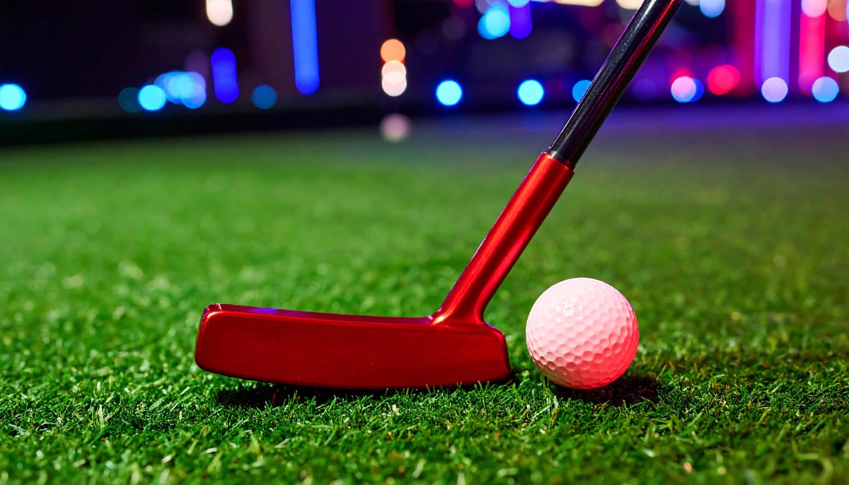Jouer au golf sous le clair de lune près de Rouen