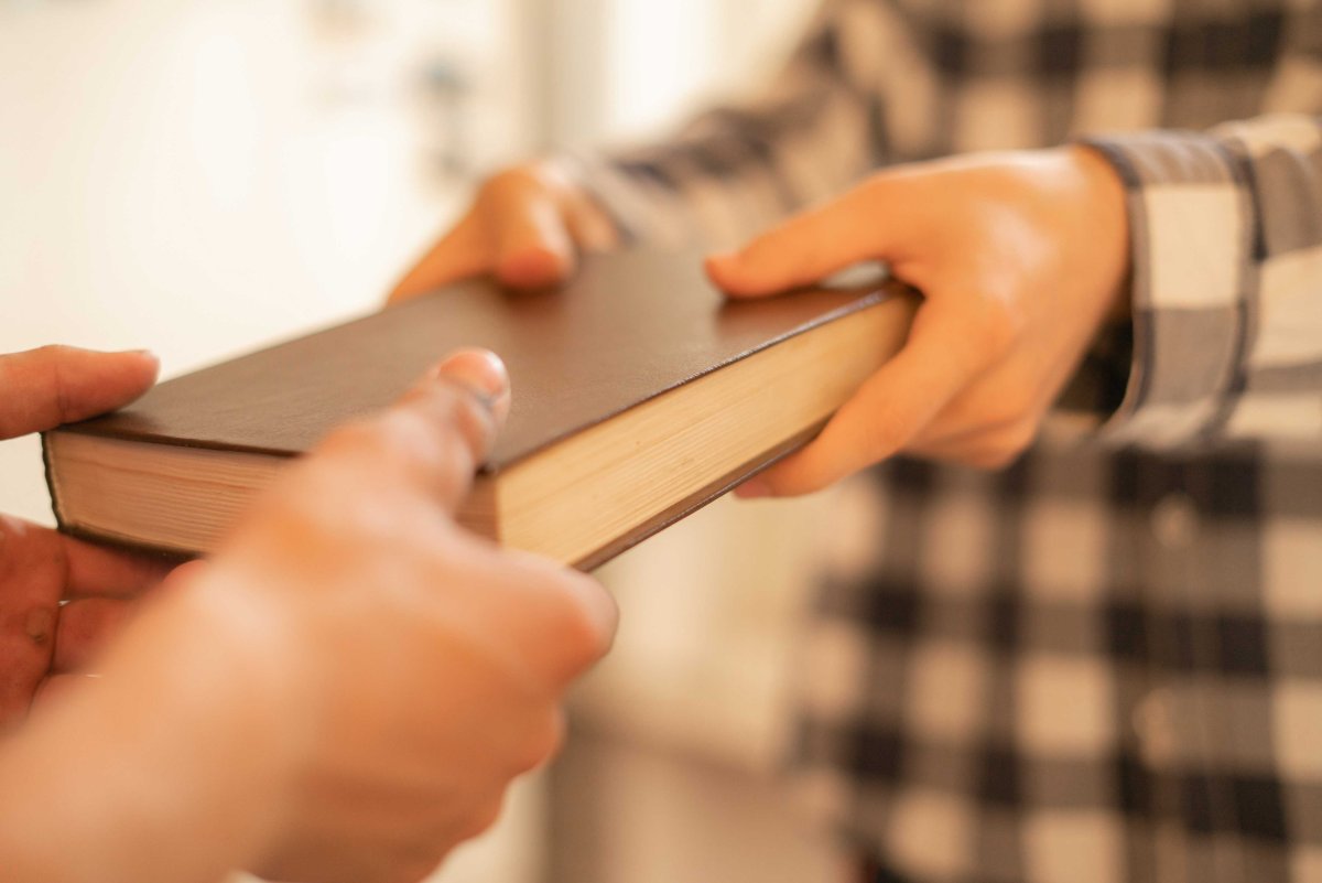 Près de Rouen, une librairie solidaire pour en finir avec le mal logement