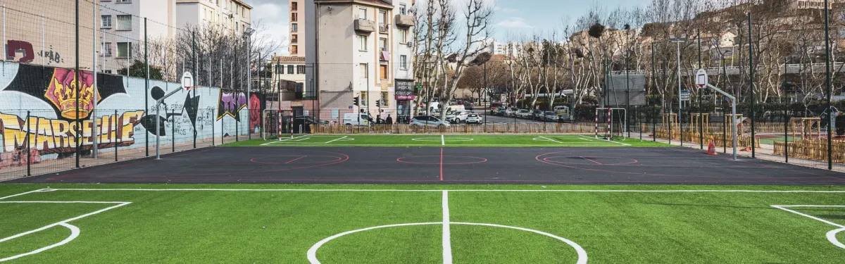 La Mairie de Marseille inaugure un nouveau plateau multisports au Burel