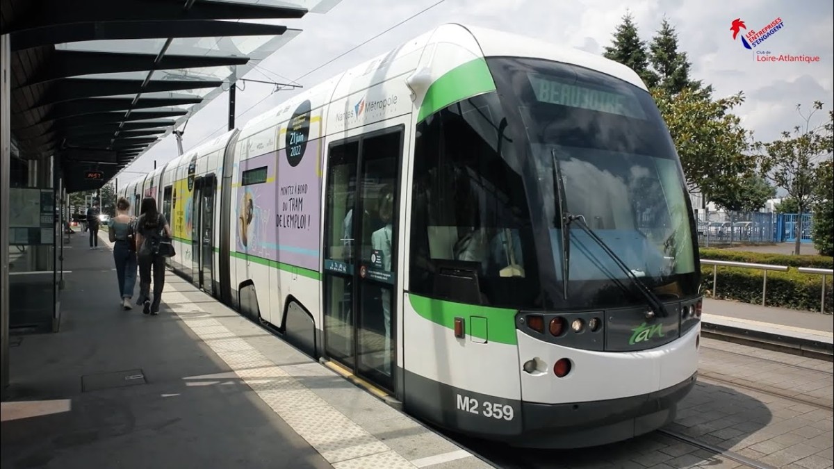Embarquez pour le tram de l'emploi à Nantes