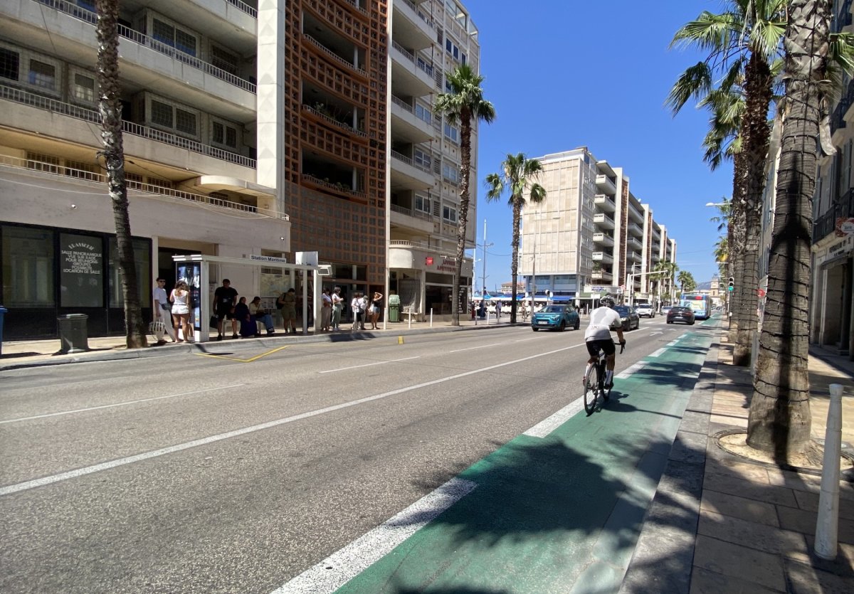 Toulon : une piste cyclable à double sens sur l'avenue de la République