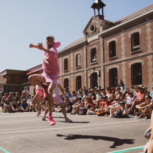 Le plus grand festival d'arts de rue d'Europe organisé près de Rouen 🎇