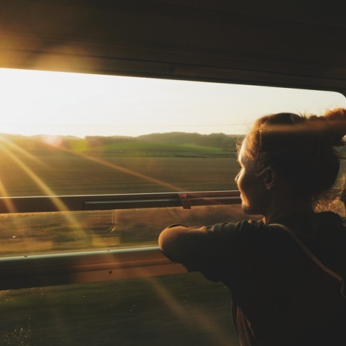 Les jeunes voyagent en train pour 29 euros  🚆