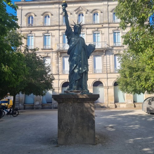 Pourquoi une statue de la Liberté est-elle installée à Bordeaux ?