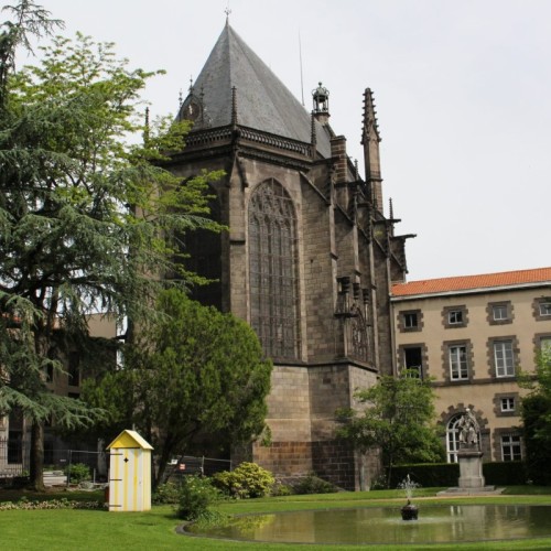 Une visite d'une chapelle unique près de Clermont-Ferrand