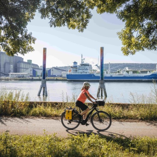 Une œuvre d'art installée sur la Seine près de Rouen