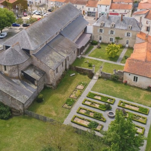 L'Abbatiale-Déas, un chef d'œuvre carolingien près de Nantes