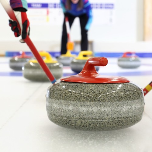 Un stage d'initiation pour apprendre à jouer au curling à Rouen