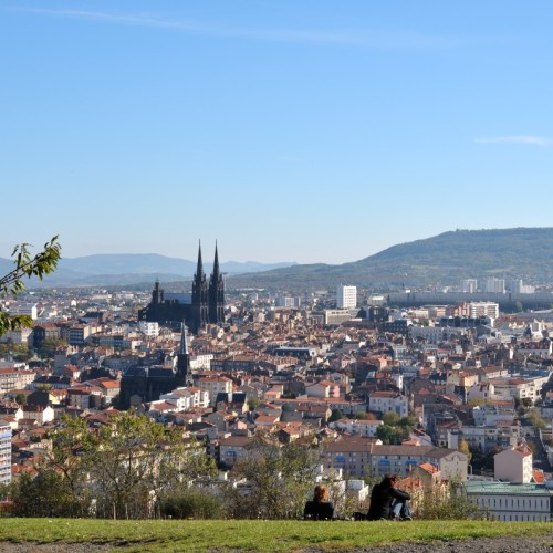 D’où vient le nom du quartier Croix-de-Neyrat au nord de Clermont ?