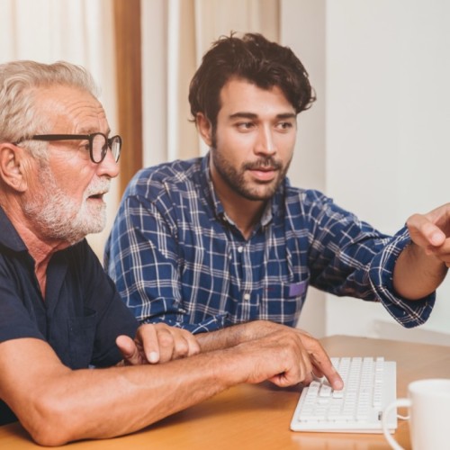 La Pari Solidaire Lyon lance des ateliers informatiques pour les seniors