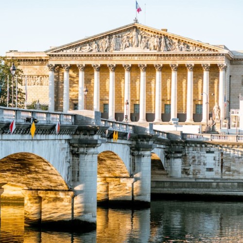 Assemblée nationale : le pavillon d'accueil en débat