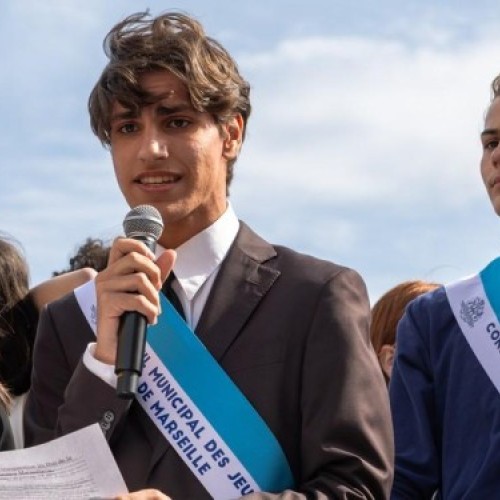 La Ville de Marseille veut mieux impliquer les jeunes citoyens