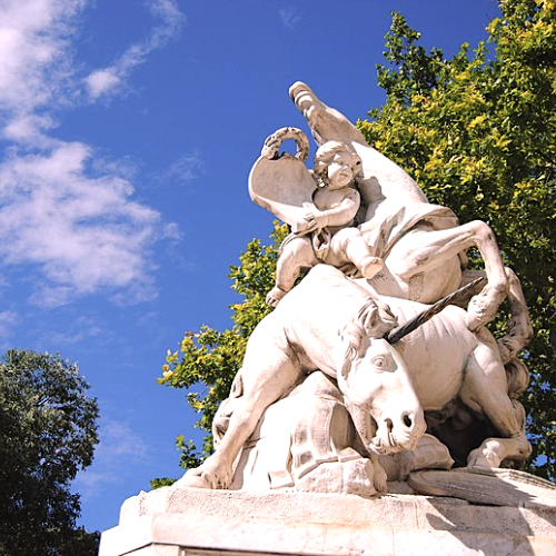 La mystérieuse Fontaine des Licornes de la place de la Canourgue