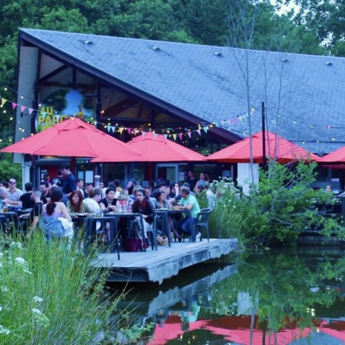 À Rennes, l'ambiance chaleureuse du restaurant-guinguette du parc des Gayeulles