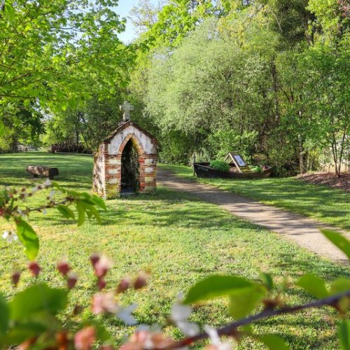 La fontaine de Saint-Rachoux, un lieu de légende et pèlerinage près de Nantes