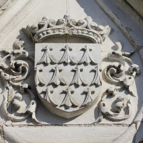 La question : Pourquoi y a t-il des hermines sur le Château ? 🔎