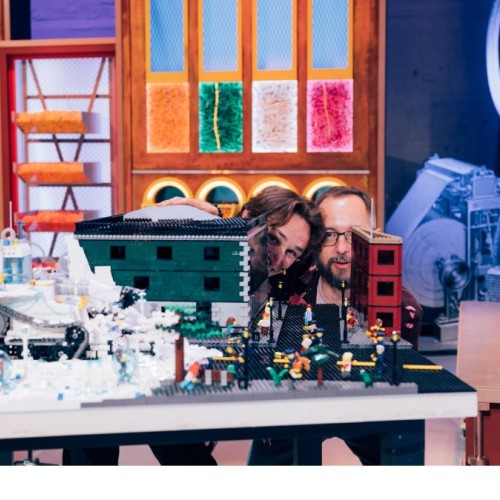 Un Marseillais joue au Lego sur M6 📺