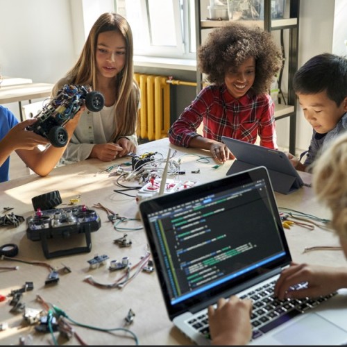 Les enfants se transforment en concepteurs au Shadok de Strasbourg