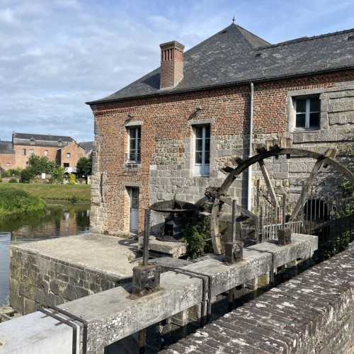 Le petit village de Maroilles, près de Lille, mêle gastronomie et patrimoine