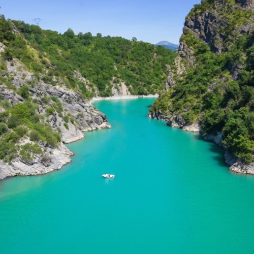 Une croisière sur le lac de Monteynard, près de Grenoble