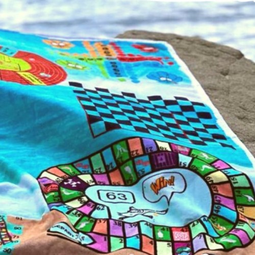 Une serviette de plage ludique créée près de Grenoble