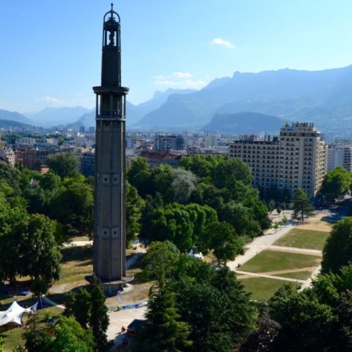 Une nouvelle aire de jeux au parc Paul Mistral à Grenoble 