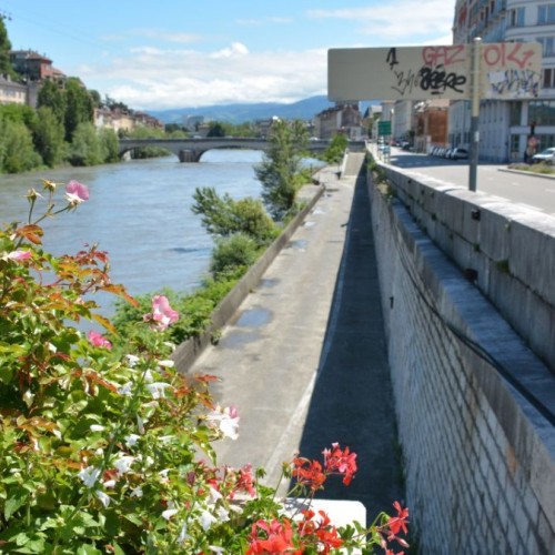 Pourquoi la voie sur berge de Grenoble est-elle interdite aux voitures cet été ?