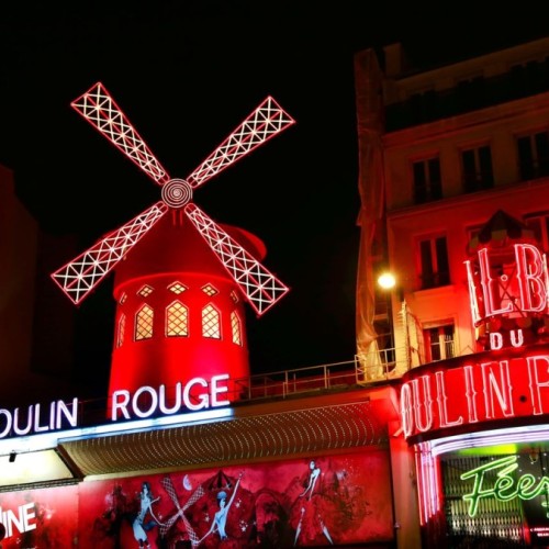 Les ailes du Moulin Rouge tournent de nouveau