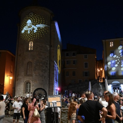 Des Nuits blanches qui illuminent vos soirées d'été à Hyères-les-Palmiers ✨​