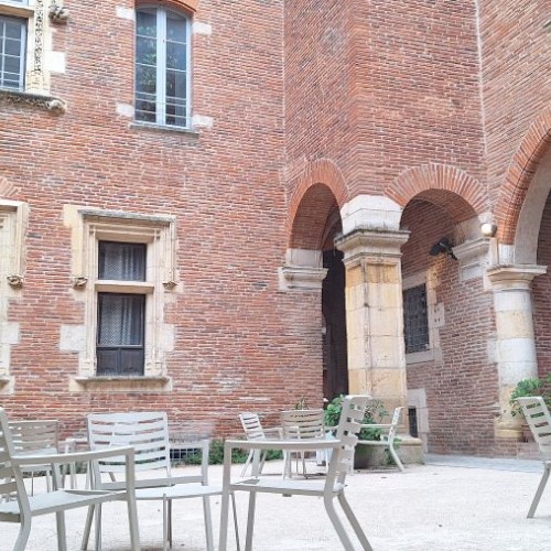 Bienvenue à l'hôtel de Boysson-Cheverry 🏛️