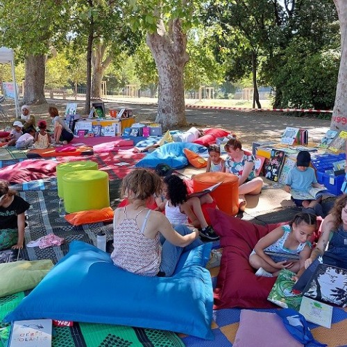 À Marseille, le parc de Font Obscure se transforme en bibliothèque en plein air