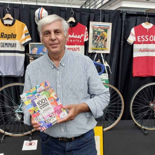 L'historien roubaisien Pascal Sergent a fait de sa collection de maillots un livre