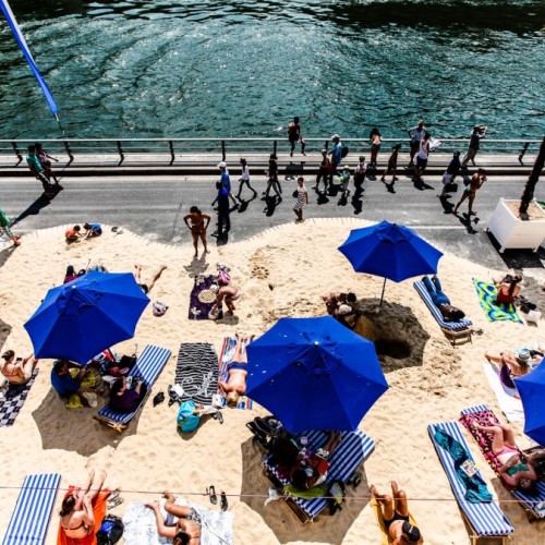 Fêter l'été au bord de l'eau à Paris ⛱️
