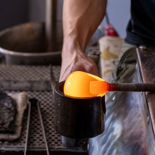 Découvrez l’atelier du souffleur de verre 🔥