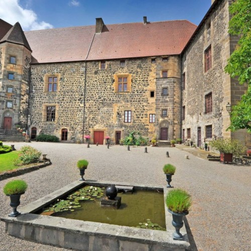 Visite guidée du Château Royal de Saint-Saturnin au sud de Clermont-Ferrand