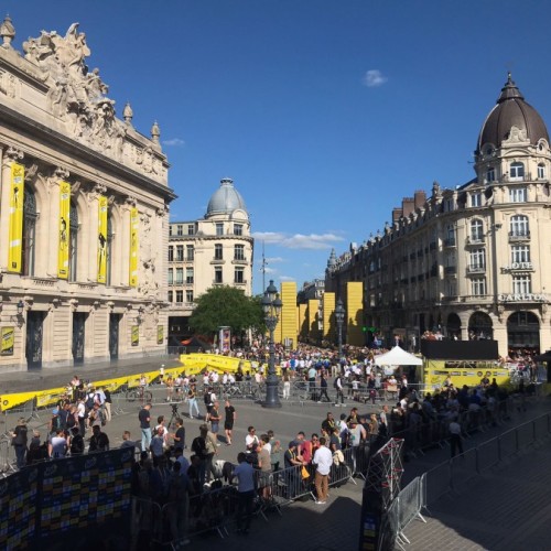 Un bal en l'honneur du Tour de France qui débute à Lille le 5 juillet 2025