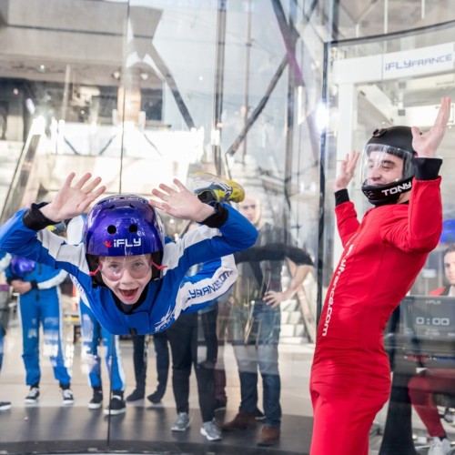 Expérimenter de nouvelles sensations avec un simulateur de chute libre à Paris