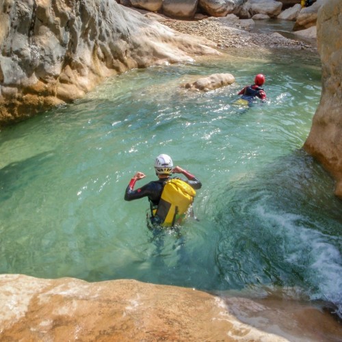 Du canyoning pour rafraîchir ses idées de sortie 🧗