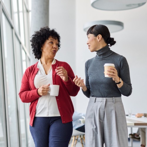 Prendre un café et trouver un emploi ☕