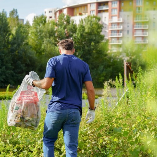 Ramasser les déchets pour une planète plus propre ♻️