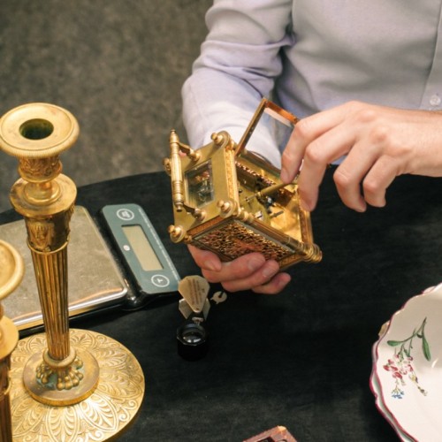 Objets d’art, bijoux, design : faites-les estimer sans frais à Lyon