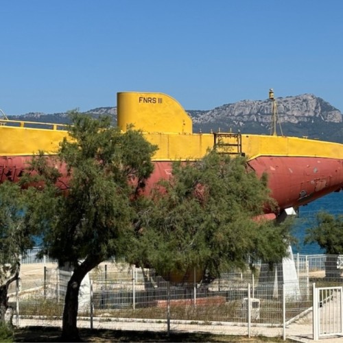 Quel record a été établi par le bathyscaphe de Toulon ? 