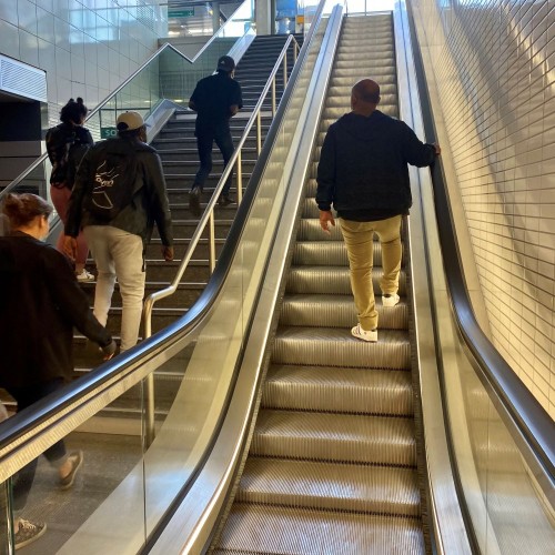 Un peu de sport dans le métro ! 🚇