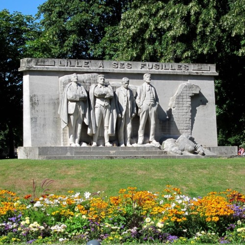 Le Monument aux Fusillés à Lille en cours de restauration