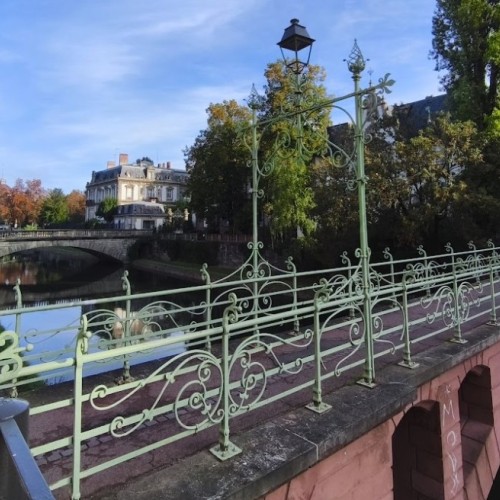 L’ellipse insulaire de Strasbourg et ses 29 ponts et passerelles