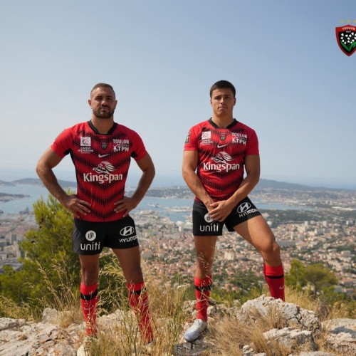 La question : Qu'est inscrit dans le col du nouveau maillot du RCT ? 👕
