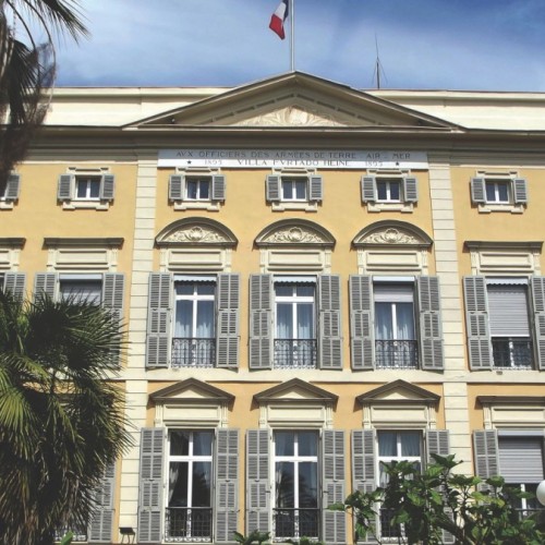 Le question : Quelle est la plus ancienne demeure de la Promenade des Anglais ? 🏡
